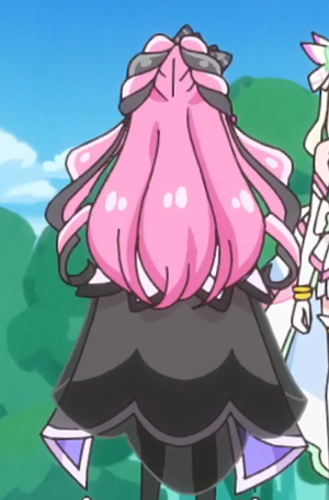 I wish I had this information when I made the sketch, the rear view of Cure Kiss.