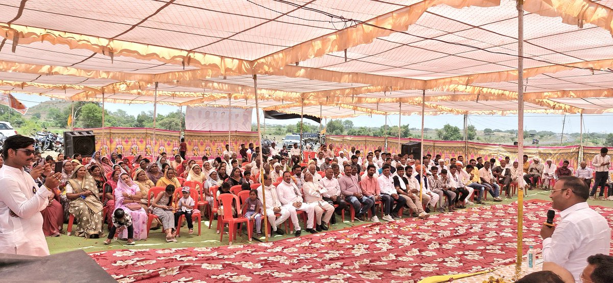 आज सनावद में संत शिरोमणि रविदासजी युवा एकता संगठन समिति सनावद द्वारा आयोजित कार्यक्रम में सम्मिलित होकर समाजजनों को सम्बोधित किया।।