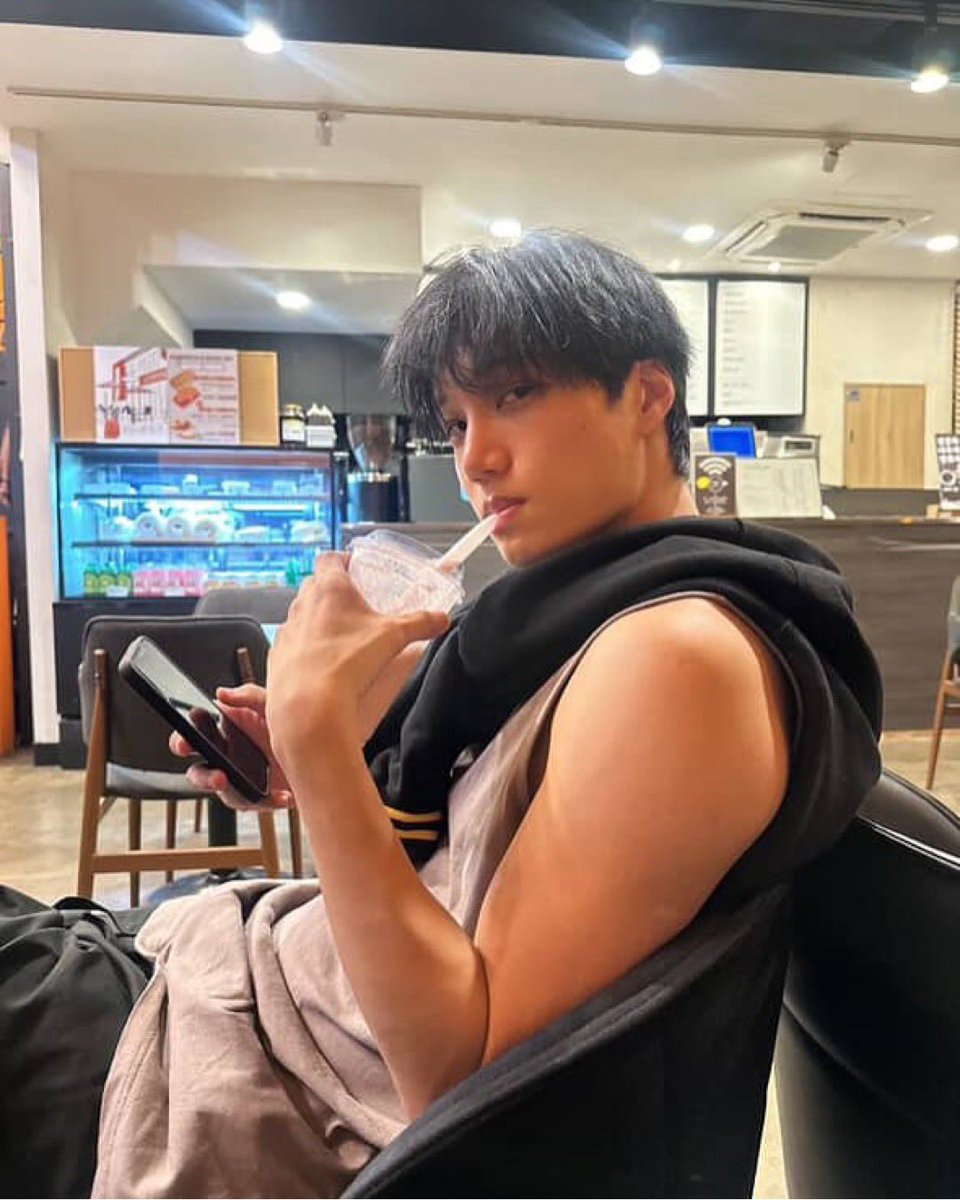 knockknock0408's tweet photo. KAI ins : 🤎 https://t.co/eOFY8UGLTZ