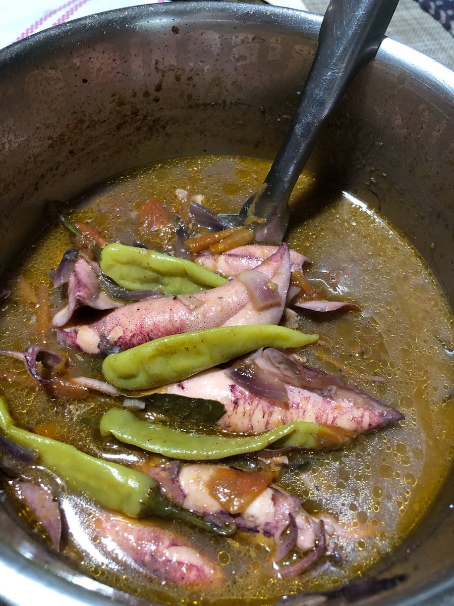 foodamnph's tweet image. Adobong pusit haba, so goooood! 

These are the same squid we used for Grilled Squid 😎

#adobongpusit #pusithaba 

#foodamnphilippineshomecooked #foodamn #foodamnphilippines #foodamnph  #foodamnphilippinesrecipe 
#lutongbahay #villenaskitchen #pinoyfood #asianfood