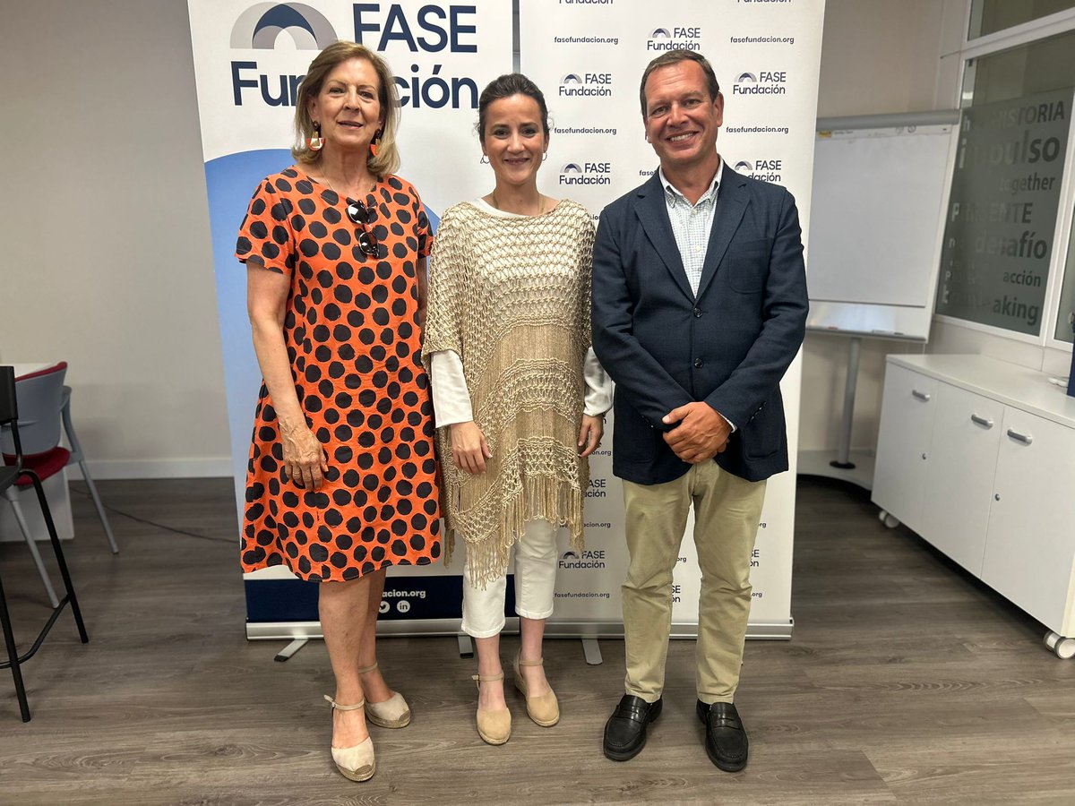 Que honor recibir en FASE a Pilar de Castro Manglano, especialista en psiquiatría, para enseñarnos a amar mejor empezando por conocernos a nosotros mismos. Y que alegría ver a tanta gente joven con esa ilusión. ¡Muchísimas gracias a todos!