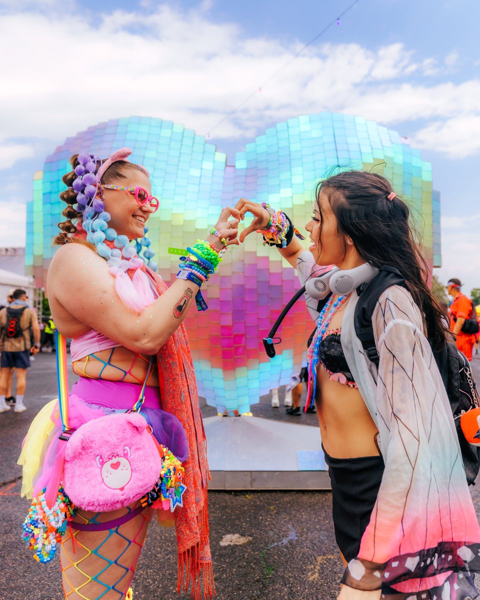 projectglowfest's tweet photo. Swipe to trade! βοΈ π€ π«Ά
#ProjectGLOWFest π https://t.co/HWC8zeTzDT