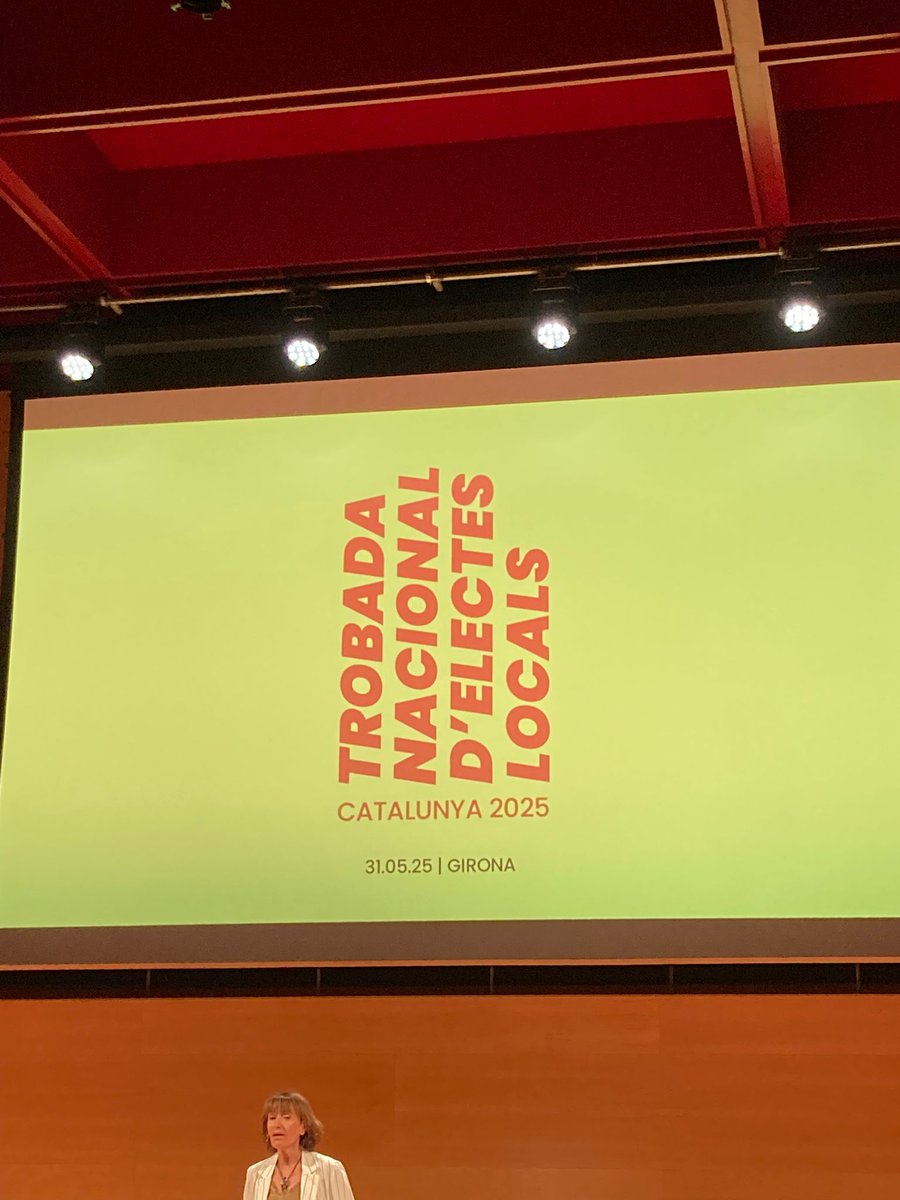 Ahir jornada amb molta activitat. 
Vermut de Can Panxut amb música i bon ambient al parc Monar i trobada de càrrecs electes de l'AMI a Girona. 
A la tarda, a La Tèxtil amb tallers diversos i la desfilada final. 
Gràcies als comerços i l'AAVV del Veïnat que la feu possible!