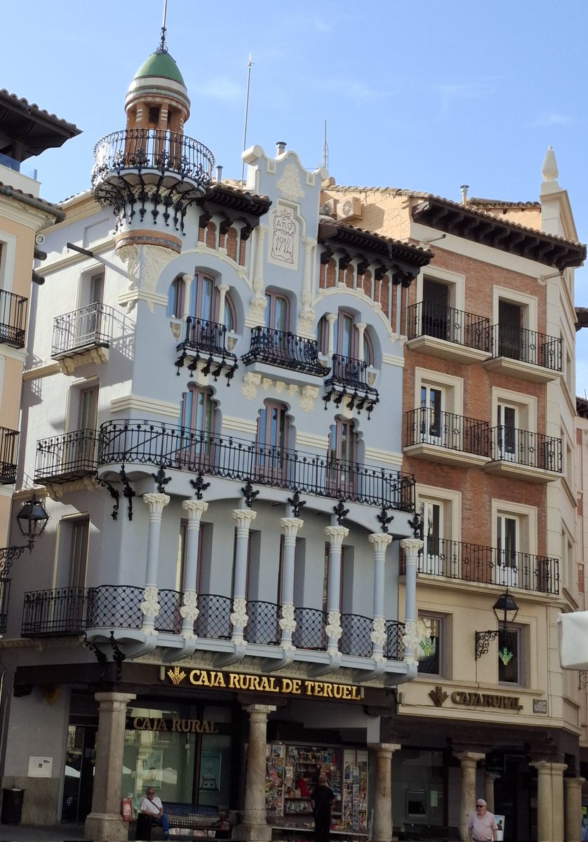 El edificio más bonito de Teruel. 😍👇🏾