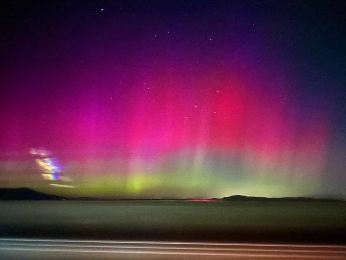 Blue sky aloha (@pezmanwx) on Twitter photo Going nuts West of salt lake City at 8 scramble west <a href="/TamithaSkov/">Dr. Tamitha Skov</a> <a href="/Vincent_Ledvina/">Vincent Ledvina</a> <a href="/spacewxwatch/">Space Weather Watch</a> Going nuts West of salt lake City at 8 scramble west <a href="/TamithaSkov/">Dr. Tamitha Skov</a> <a href="/Vincent_Ledvina/">Vincent Ledvina</a> <a href="/spacewxwatch/">Space Weather Watch</a>
