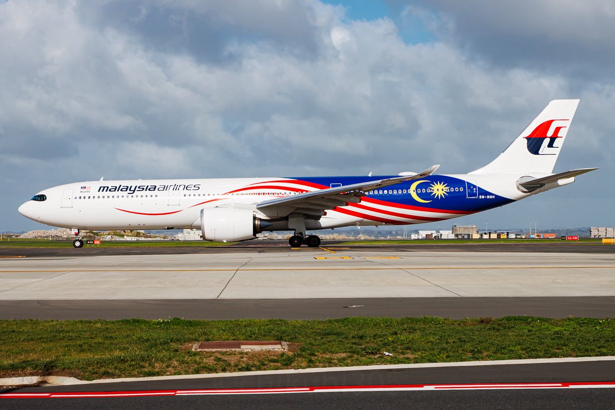 lovebus350_rjtt's tweet photo. Malaysia Airlines_Airbus A330-941 9M-MMH 2025/05/31 at Auckland Int’l Airport.
3週間前にピンポイントで曇ったMHのA339のリベンジ。昨日もヒヤヒヤでした。 https://t.co/6IAhXWjVkD