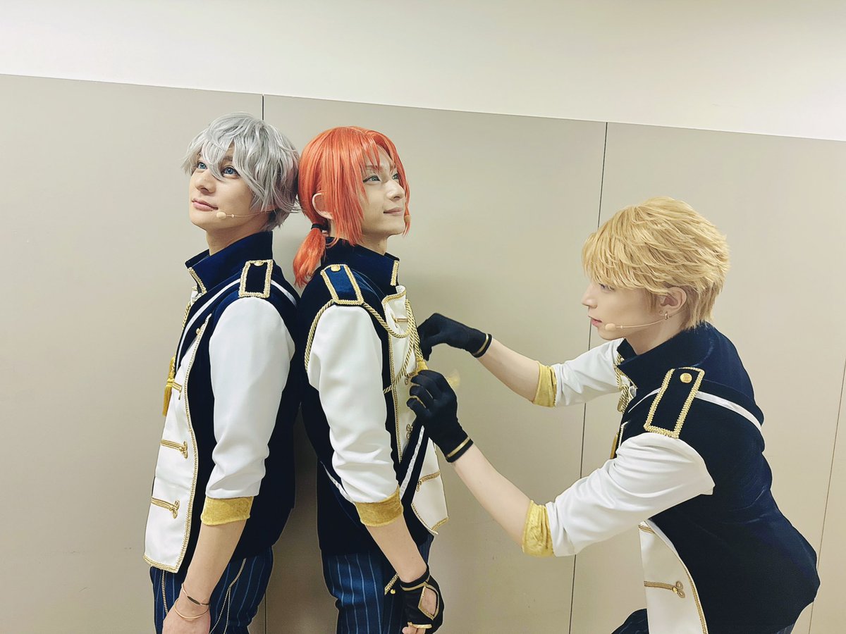 hashimotoshohey's tweet photo. 『あんさんぶるスターズ！THE STAGE』
-Desperate Checkmate-

本日、東京公演千秋楽を終える事が出来ました。

ご観劇くださった皆様
たくさんの夢と笑顔とご声援、心からありがとうございました！

しばし暇を貰い、次は大阪で⭐︎

セナ〜
と衣装を直してくれたナル〜

 #あんステ https://t.co/sFFBkSeRJt