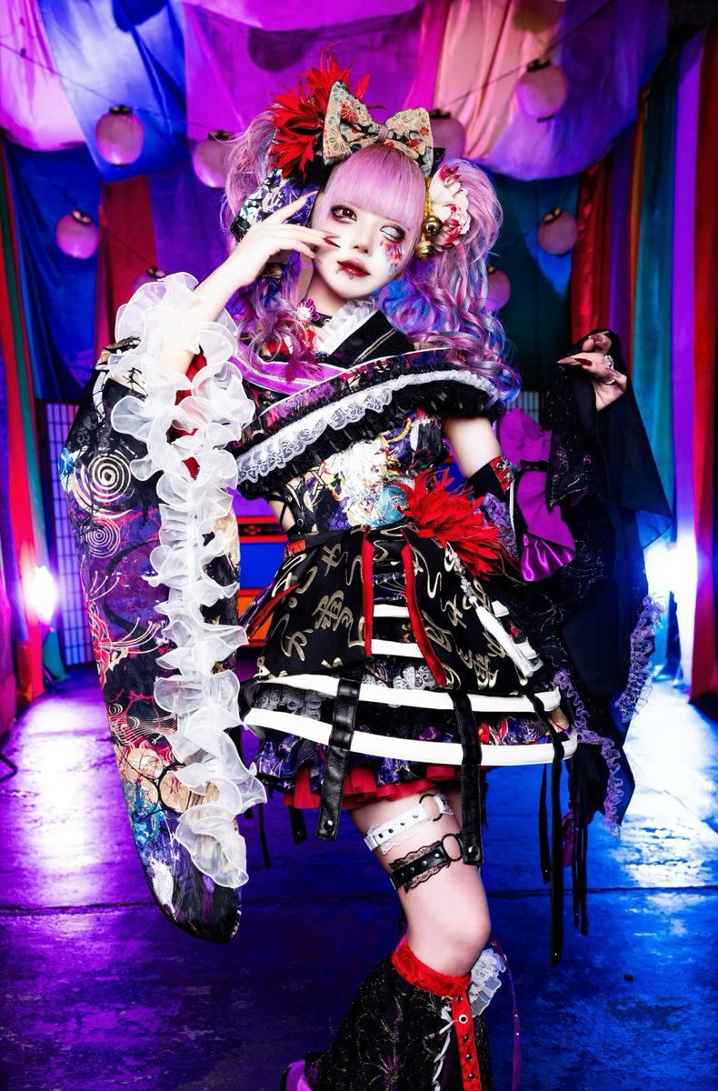 花魁道中【Official】 (@oirandochu_info) on Twitter photo ||◤ ̄ ̄ ̄ ̄ ̄ ̄ ̄ ̄ ̄ ̄ ̄ ̄ ̄◥||
【 新衣装公開 】
黄色 / 朔間宵
<a href="/oiran_yoi/">朔間 宵【花魁道中】</a>
「 甘い毒で壊してあげる___。 」
▶▷ 200RP達成で次演者公開
||◣_____________◢|| ||◤ ̄ ̄ ̄ ̄ ̄ ̄ ̄ ̄ ̄ ̄ ̄ ̄ ̄◥||
【 新衣装公開 】
黄色 / 朔間宵
<a href="/oiran_yoi/">朔間 宵【花魁道中】</a>
「 甘い毒で壊してあげる___。 」
▶▷ 200RP達成で次演者公開
||◣_____________◢||