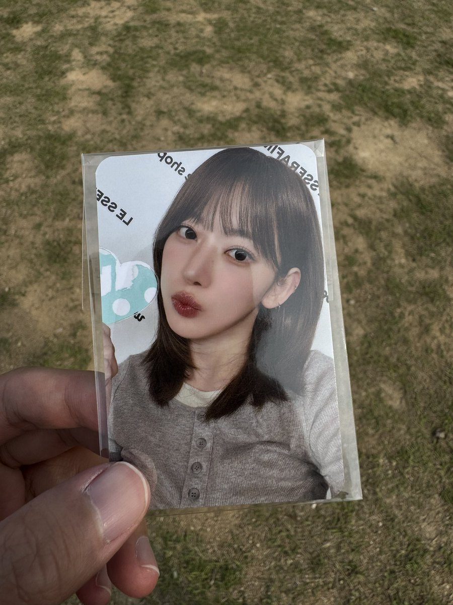 Zuha_long's tweet photo. 위버스콘 르세라핌 유니폼 포카 교환
즈하 구해요

https://t.co/WJiItDe6Cn https://t.co/IJ3elEB8cz