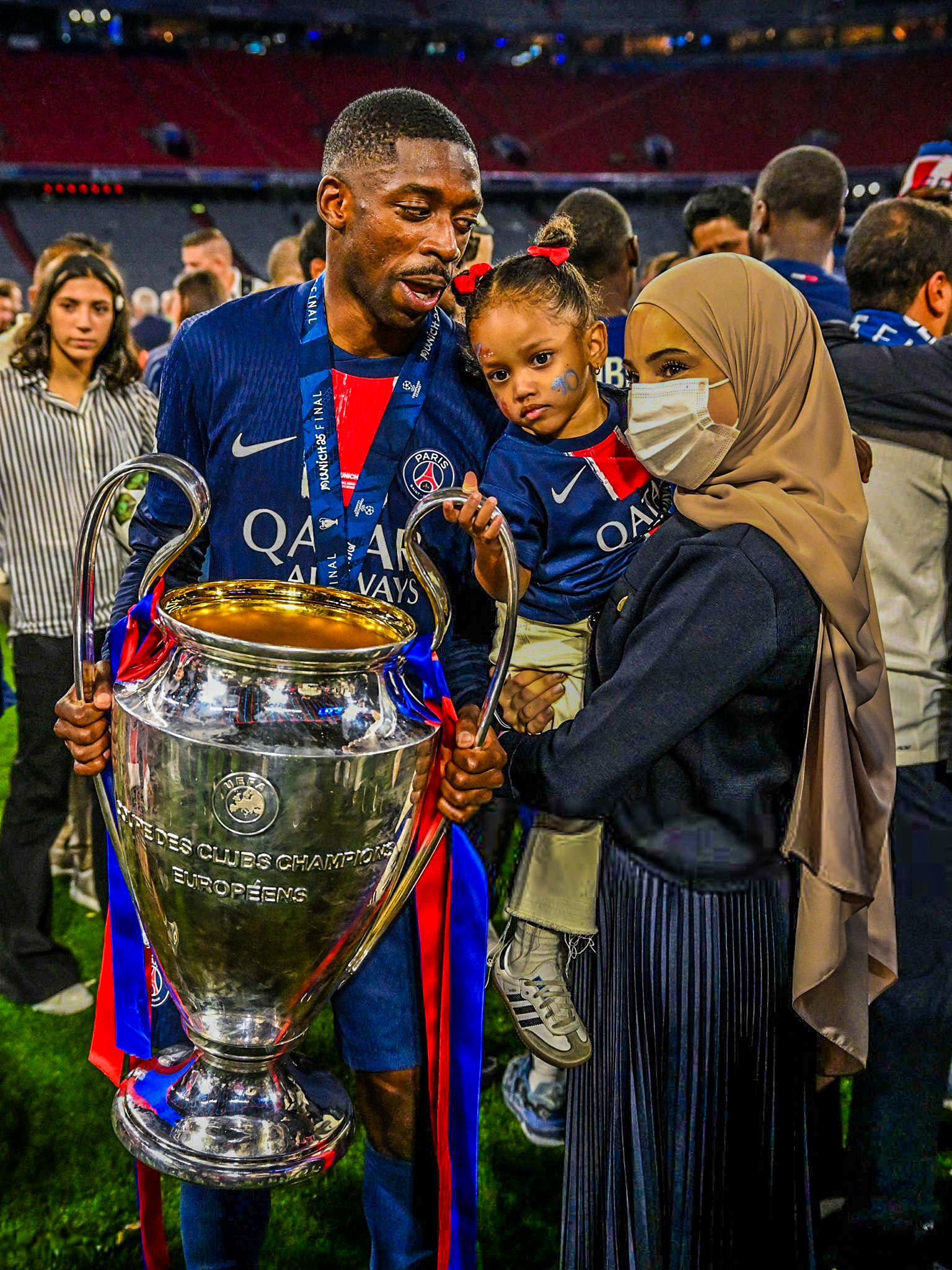 EuroFoot on X: "🥰🏆 Ousmane Dembele celebrating the Champions League title with his family. ✨ https://t.co/0cP22I18S3" / X