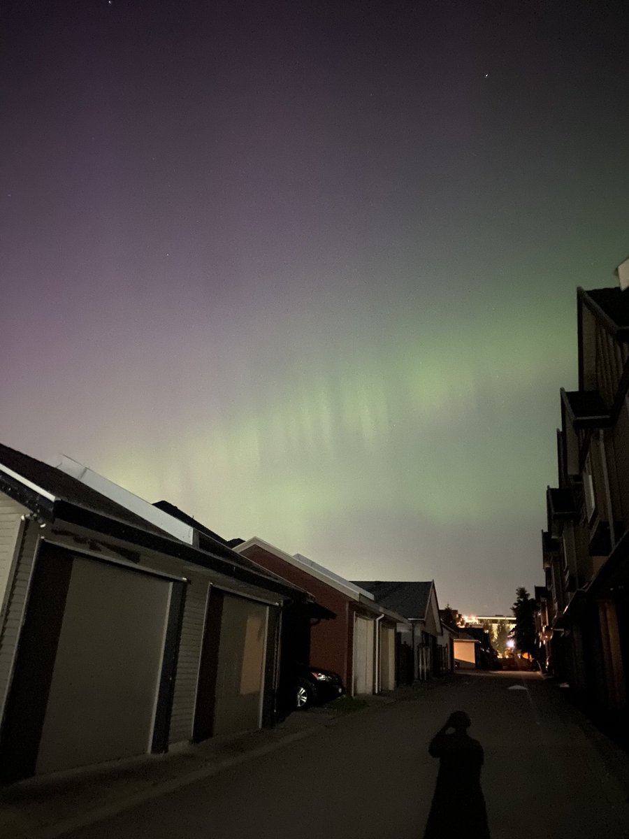 Austin12582111's tweet photo. What a show we had 20 minutes ago #southsurrey #aurora https://t.co/NsNc4vU146