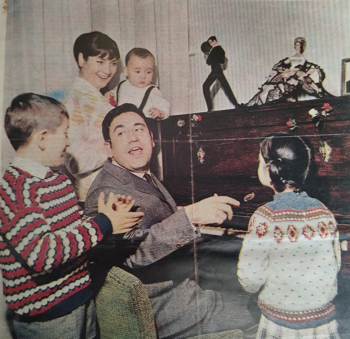 Cassen con su familia en 1964