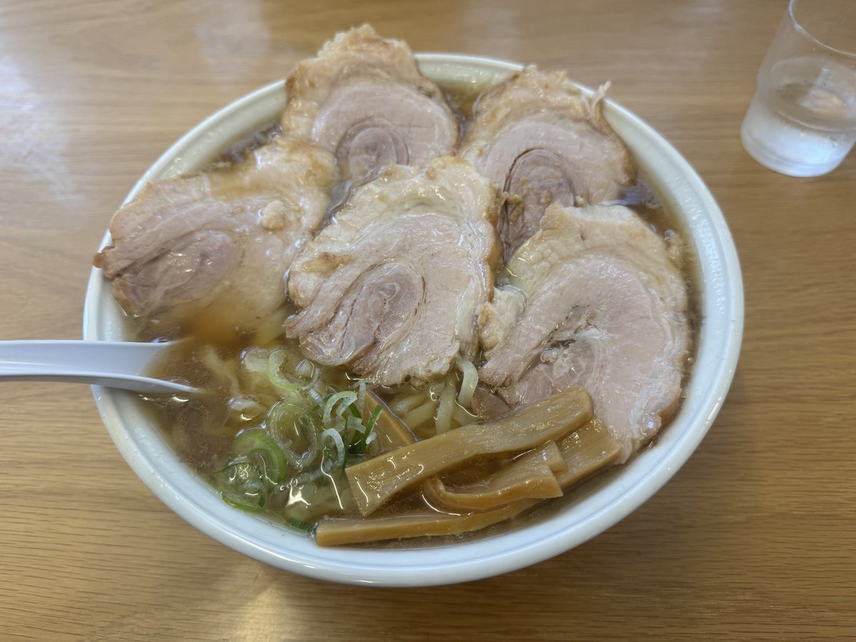 久しぶりの森田屋東店。
とても美味しいチャーシューメンでした。
前よりかなり量が増えてた気がする…