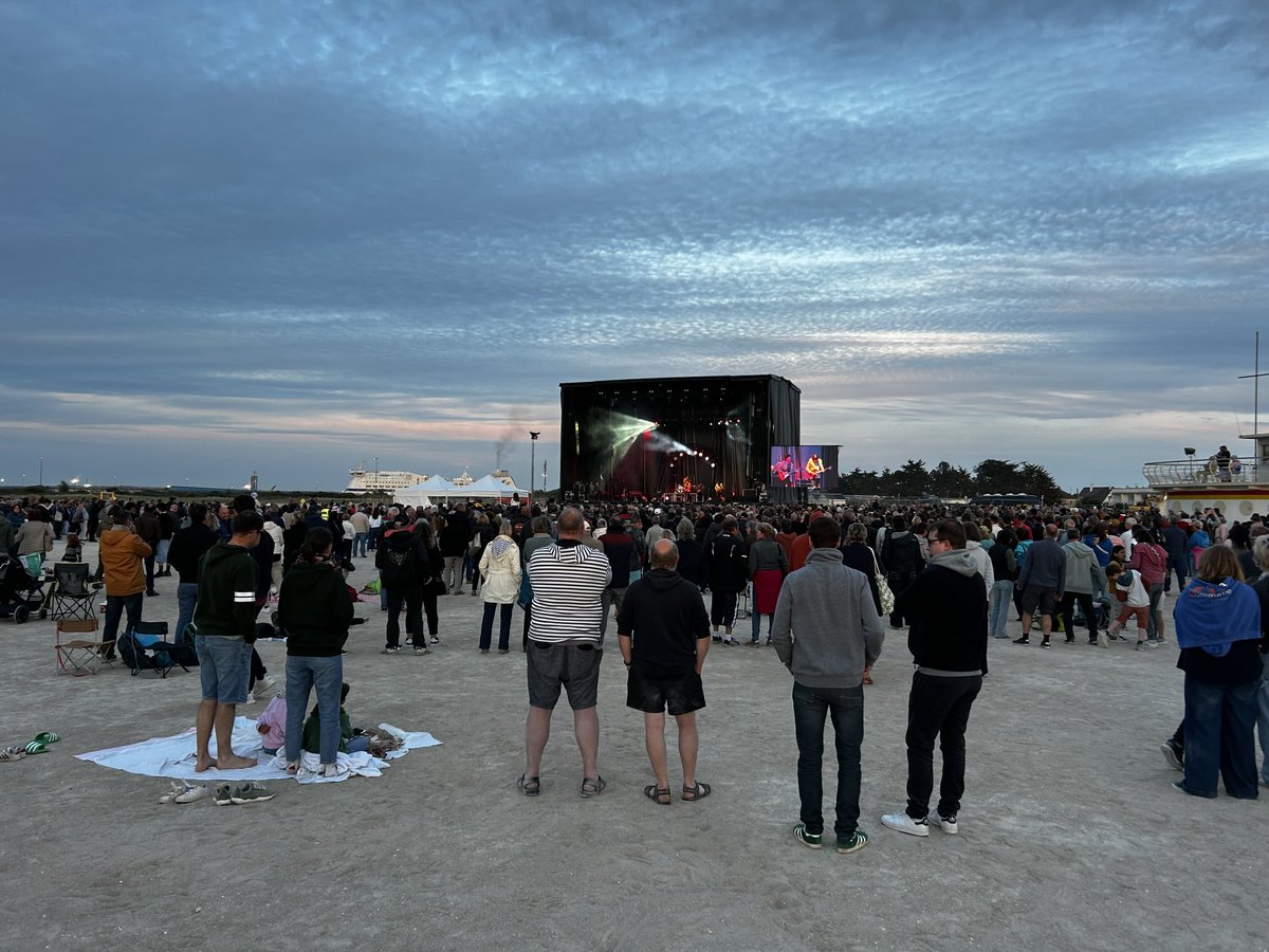 Bail Romain (@bailromain) on Twitter photo Plus de 6000 personnes pour le concert du Millénaire de <a href="/CaenOfficiel/">Ville de Caen</a> sur la plage de <a href="/OuistrehamRB/">Ouistreham Riva-Bella</a> … quelle ambiance #beatles #m <a href="/AristideOlivier/">Aristide Olivier</a> <a href="/JoyauNicolas/">Nicolas Joyau</a> <a href="/Caenlamer/">Caen la mer</a> Plus de 6000 personnes pour le concert du Millénaire de <a href="/CaenOfficiel/">Ville de Caen</a> sur la plage de <a href="/OuistrehamRB/">Ouistreham Riva-Bella</a> … quelle ambiance #beatles #m <a href="/AristideOlivier/">Aristide Olivier</a> <a href="/JoyauNicolas/">Nicolas Joyau</a> <a href="/Caenlamer/">Caen la mer</a>