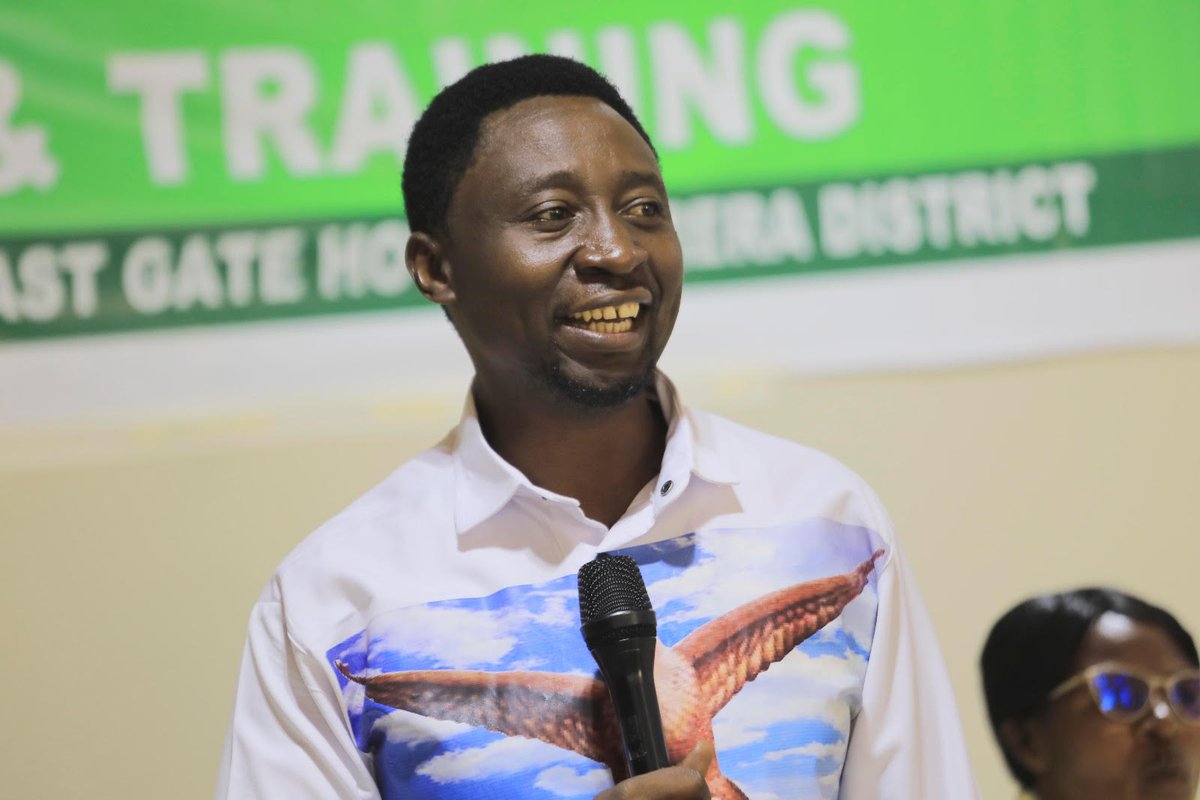 <a href="/Drfrankhabineza/">Dr.Frank Habineza</a> yibukije Abarwanashyaka ba <a href="/DemGreenPartyRw/">Democratic Green Party of Rwanda 🇷🇼</a> muri <a href="/BureraDistrict/">Burera District</a> ko ibiganiro bigamije amahoro n’umutekano atari inshingano za leta yonyine, ahubwo bikwiye gutangirira mu muryango, mu rugo.

umuseke.rw/2025/06/abo-mu…