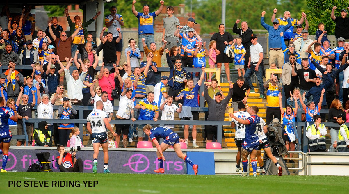 The final whistle <a href="/leedsrhinos/">Leeds Rhinos</a> v <a href="/WTrinityRL/">Wakefield Trinity</a>  a very close game 22-18 win for the Rhinos this is what it meant to the relieved fans- great scenes of joy
<a href="/PeterSmithYEP/">Peter Smith</a> <a href="/YEPSportsdesk/">YEP Sport</a> <a href="/downellandrdway/">Woodini</a>  <a href="/RhinosFaithful/">Rhinos Faithful 💙💛</a> <a href="/RugbyLeeds/">Leeds Rhinos Foundation</a>