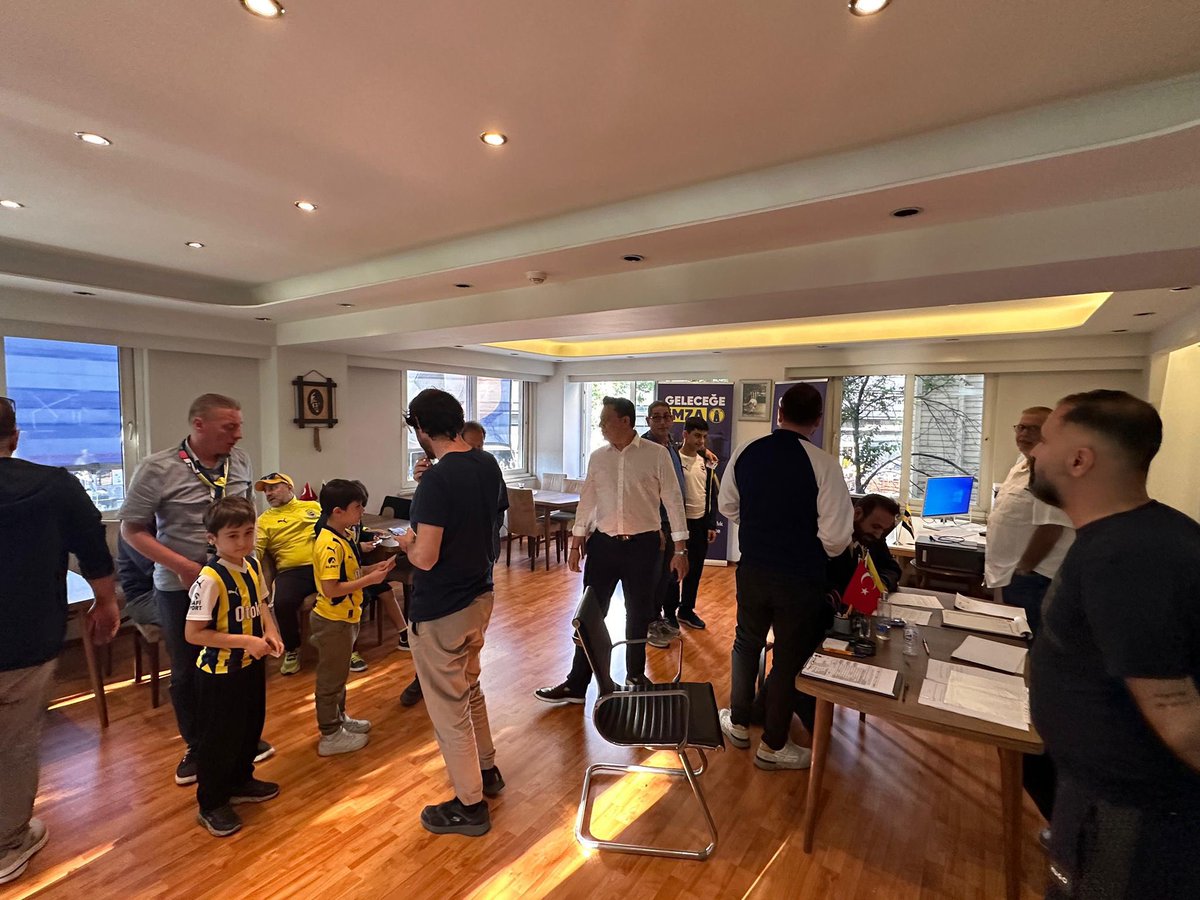 Geçtiğimiz günkü yoğun ilginin ardından #Geleceğeİmza ofisinde yeni gün başladı.

Tüm üyelerimizi 10.00 ve 16.00 saatleri arasında imza atmaya bekliyoruz!

Fenerbahçe Gönüllüleri Derneği
Zühtüpaşa Mah. Recep Peker Cad. No: 4 Kat: 2 Kadıköy - İstanbul

#Geleceğeİmza