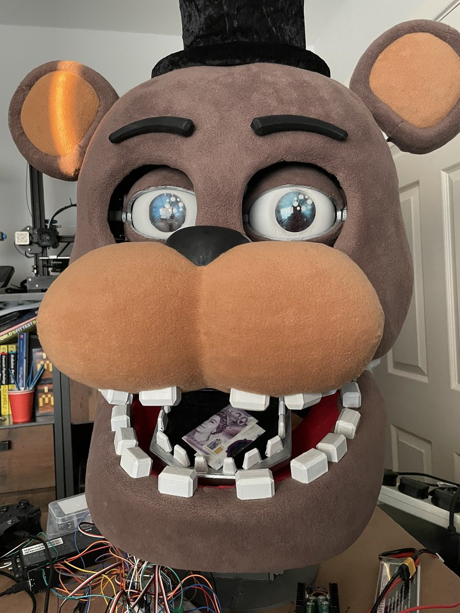 Smith_Robotics's tweet image. Would you attempt to take the money from Freddy? 👀