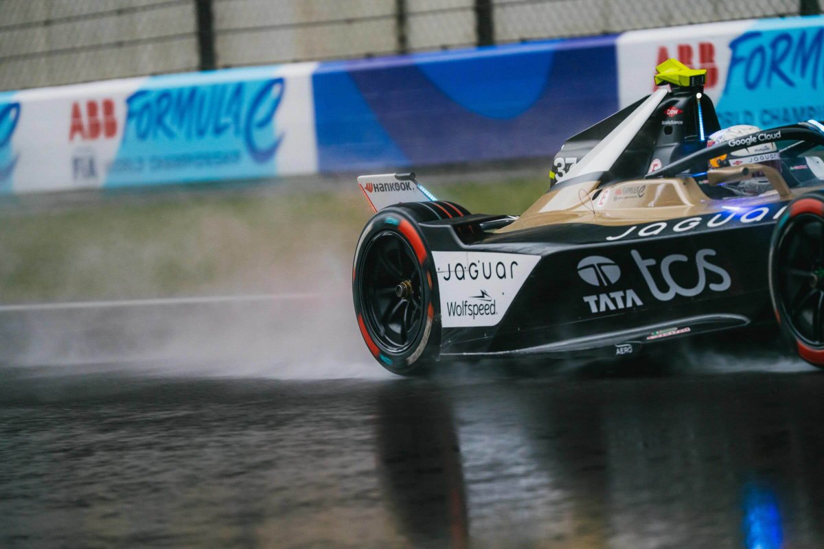 ⚡️ e-Formula.news (@eformulanews) on Twitter photo #FormulaE in Shanghai: <a href="/NickCassidy_/">Nick Cassidy</a> wins in the rain on Sunday, both <a href="/PorscheFormulaE/">TAG Heuer Porsche FE Team</a> drivers finish on the podium
e-formula.news/news/formula-e…
#ABBFormulaE <a href="/FIAFormulaE/">Formula E</a> #ShanghaiEPrix <a href="/JaguarRacing/">Jaguar TCS Racing</a> #FormulaE in Shanghai: <a href="/NickCassidy_/">Nick Cassidy</a> wins in the rain on Sunday, both <a href="/PorscheFormulaE/">TAG Heuer Porsche FE Team</a> drivers finish on the podium
e-formula.news/news/formula-e…
#ABBFormulaE <a href="/FIAFormulaE/">Formula E</a> #ShanghaiEPrix <a href="/JaguarRacing/">Jaguar TCS Racing</a>