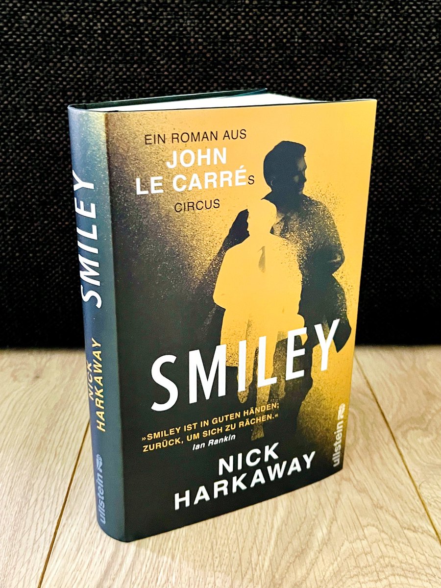 John le Carré war der Meister des realistischen Spionageromans. Nun hat sein Sohn Nick Harkaway (Der goldene Schwarm, Tigerman) einen neuen Roman über den Circus (MI6) geschrieben &amp; holt dafür Anti-James-Bond George Smiley aus dem Ruhestand. Toller Spionageroman. #bookstagram
