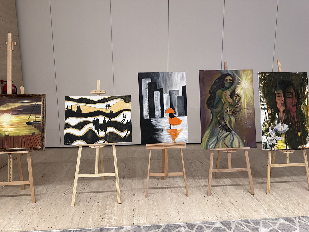 المعرض المصاحب لفناني #جسفت_الرياض في #اليوم_العالمي_لمرض_التصلب_العصبي_المتعدد، والمعرض المصاحب لها والتي نظمتها جمعية ساعد الخيرية لدعم مرضى التصلب، بحضور عدد من المهتمين والمختصين والمقام في #مركز_الملك_عبدالعزيز_للتواصل_الحضاري