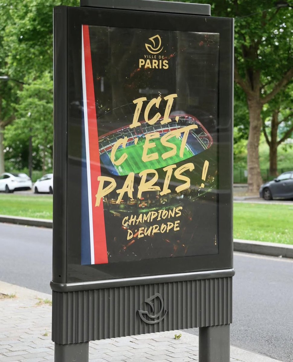 Bu sabah Paris sokakları.