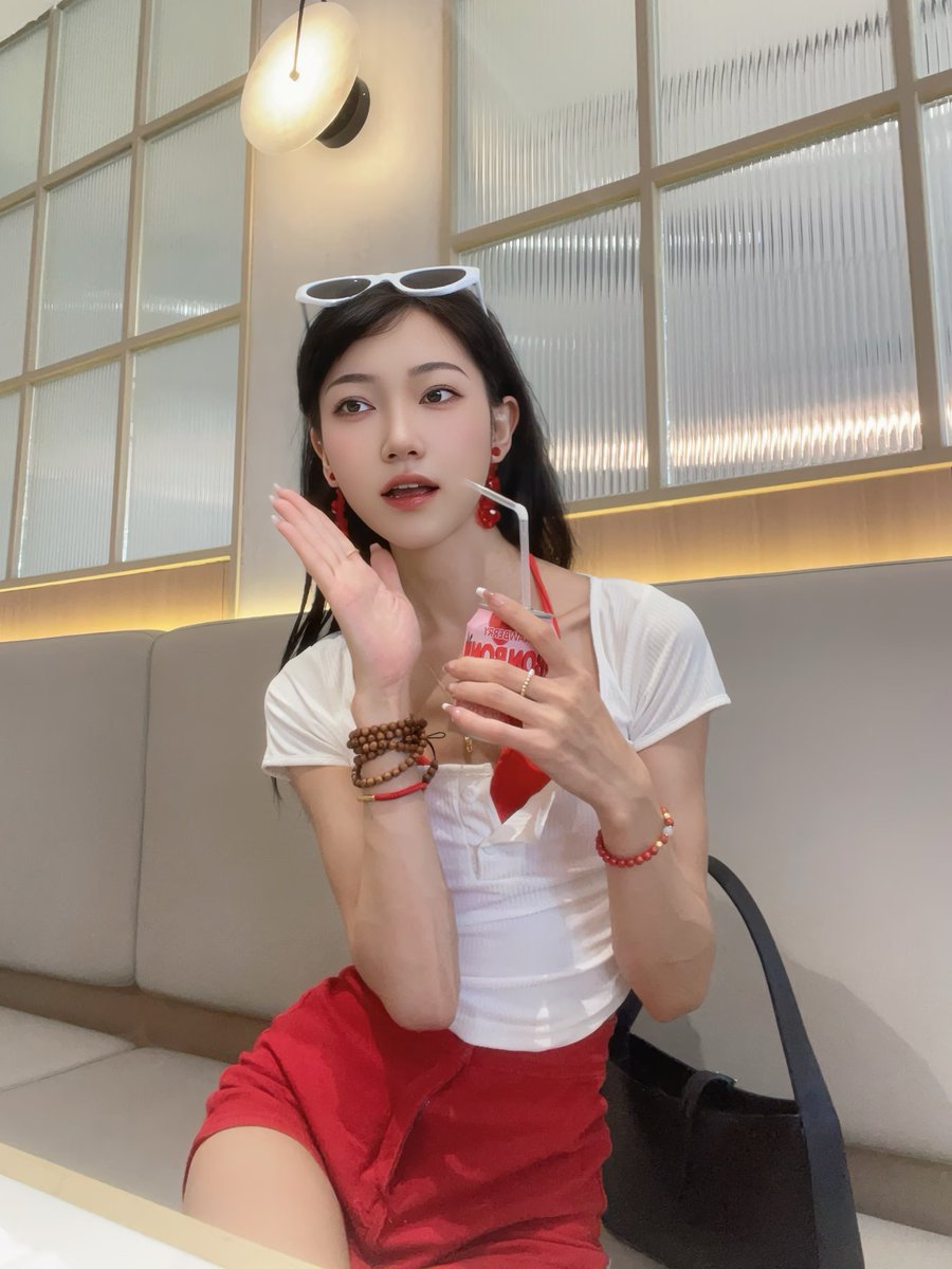 大家的第一次交易是亏还是赚呢？
新手保护 应该都是赚的吧