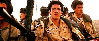 Лютый:
– Мы выходили из Афгана. Я в страшном сне не мог представить, что через 35 лет шеф КГБ Бортников по приказу какого-то гопника из Ленинграда прикажет дружить с моджахедами. Меня признают иноагентом, а выжившие под Кандагаром пацаны, которым за 60, лягут в украинской земле.