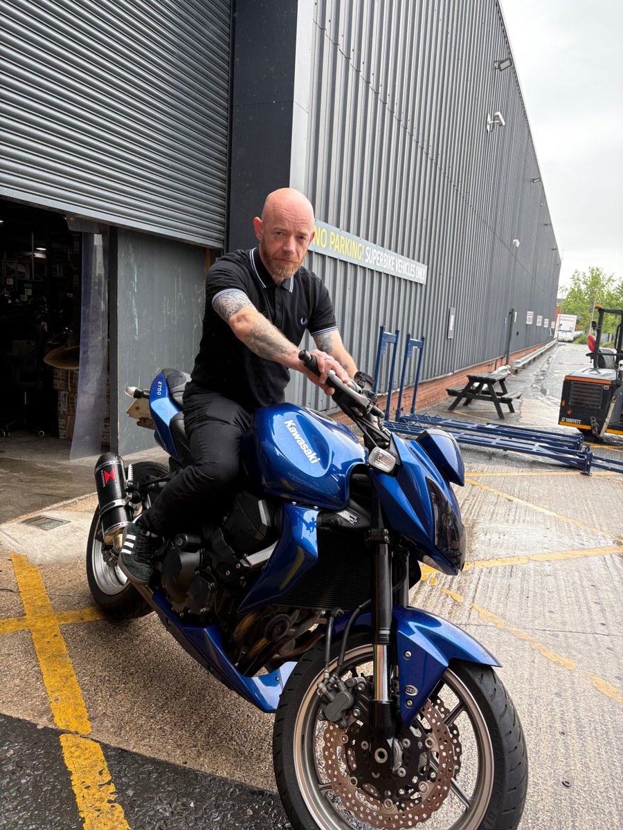 New bike day 🤩 

1️⃣ Pradeep picked up his new 2012 Honda VFR800X Crossrunner from SBF Bristol. He's opted in for our 2 year service plan and a 30 month warranty 🤝

2️⃣ Stefon purchased this Kawasaki z750 - the 3rd purchase Stefon has made from SBF 😍