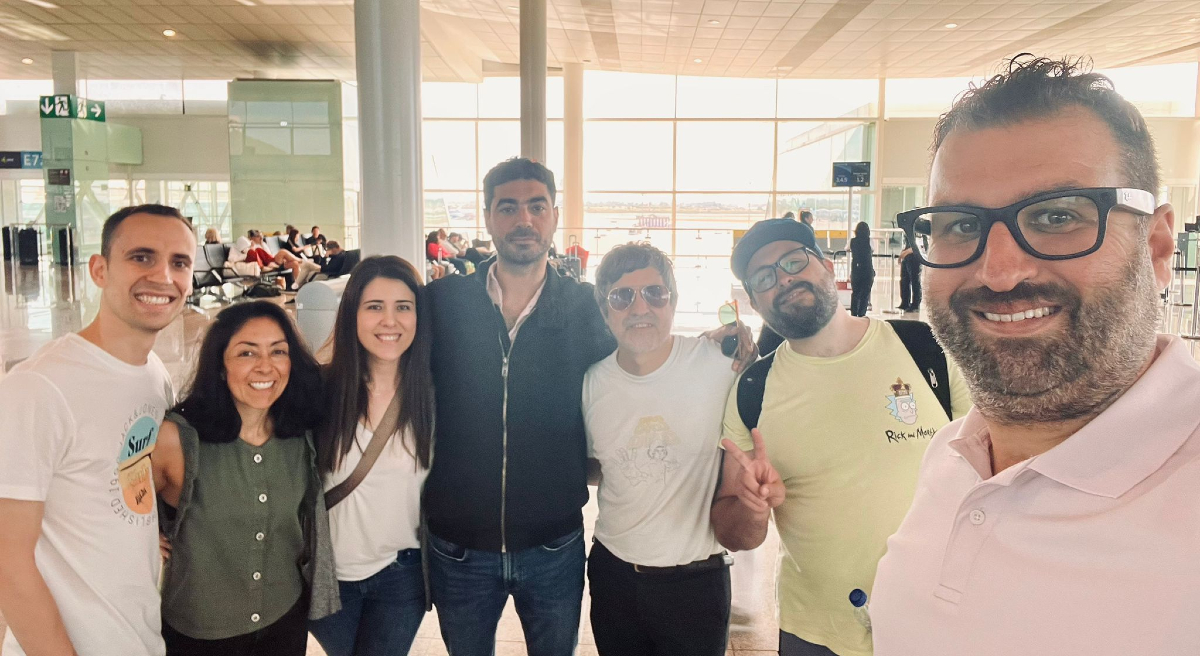 OncobitesTv's tweet photo. 🚨 ¡Seguimos a tope con #ASCO25!

🎥 Highlights, análisis clínico y los estudios más relevantes en tiempo real.

🩺 Desde Chicago, el equipo de OncoBites no se detiene.

📲 Entra ahora y regístrate para la cobertura completa próximamente 👉 https://t.co/cCWZmKo22g

#Oncología #CongresosMédicos #InvestigaciónMédica #OncoBites