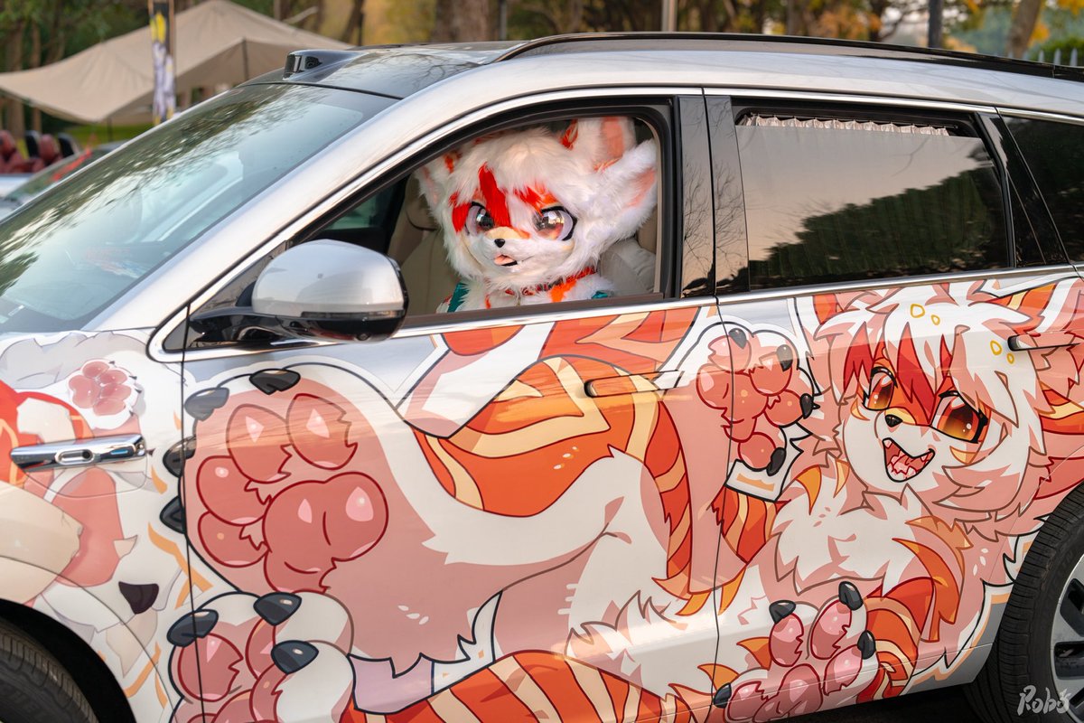 维尼的痛车

#furry #fursuit #kemono