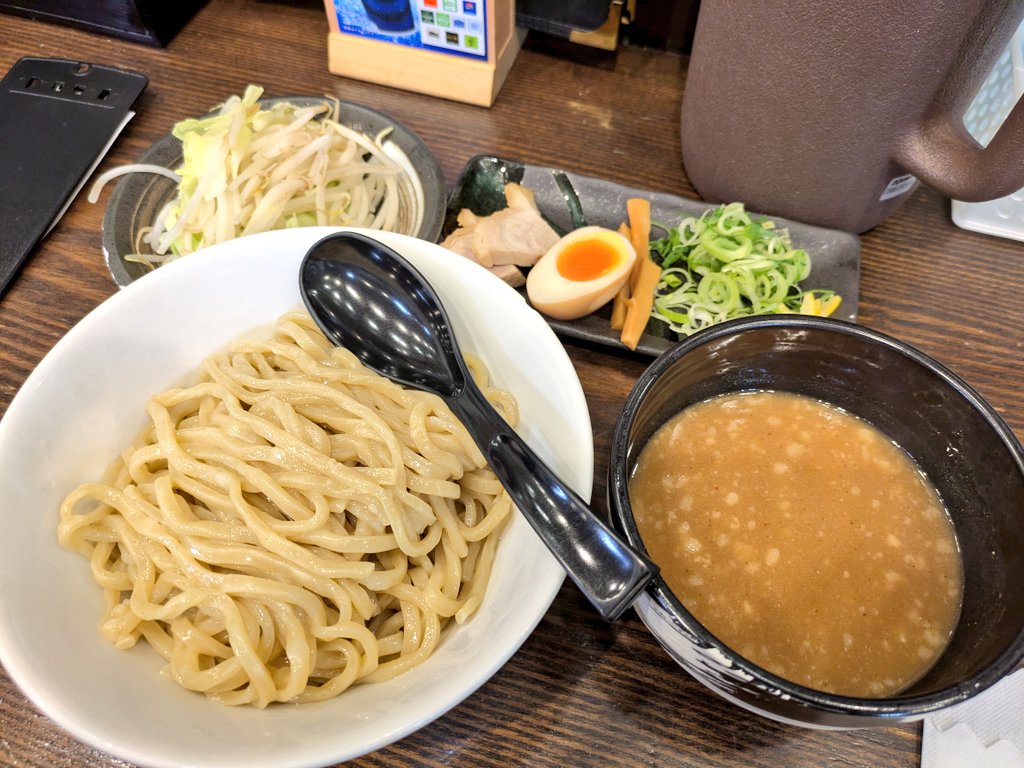 お昼〜(⁠*⁠´⁠ω⁠｀⁠*⁠)🍜✨