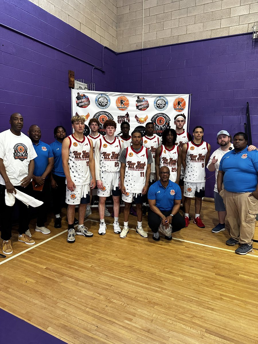 Presents: Player of the Game Long IslandTeam &amp; @lwa_basketball Star big man @crandiz.wrld  20pts  4rebs while Player of the Game for Albany @jeffrey_mulhern_11 22pts 3rebs but came up short in a 115-93 lost to Long Island 🔥🔥🔥🔥🔥🔥🏀🏀🏀🏀🏀🏀🏀🏀#basketballheadzz