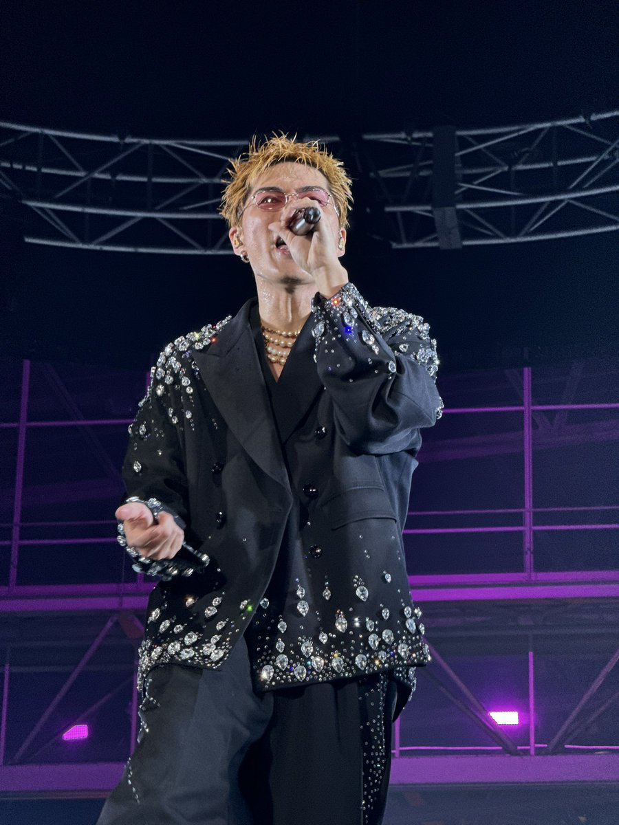 SHOKICHI_927's tweet photo. みなさんこんにちは☀️
SHOKICHIさんマネです！

本日は
#WHATISEXILE FINALです！

みなさん一緒に全力で盛り上がりましょう💪 https://t.co/7uavtu63MQ
