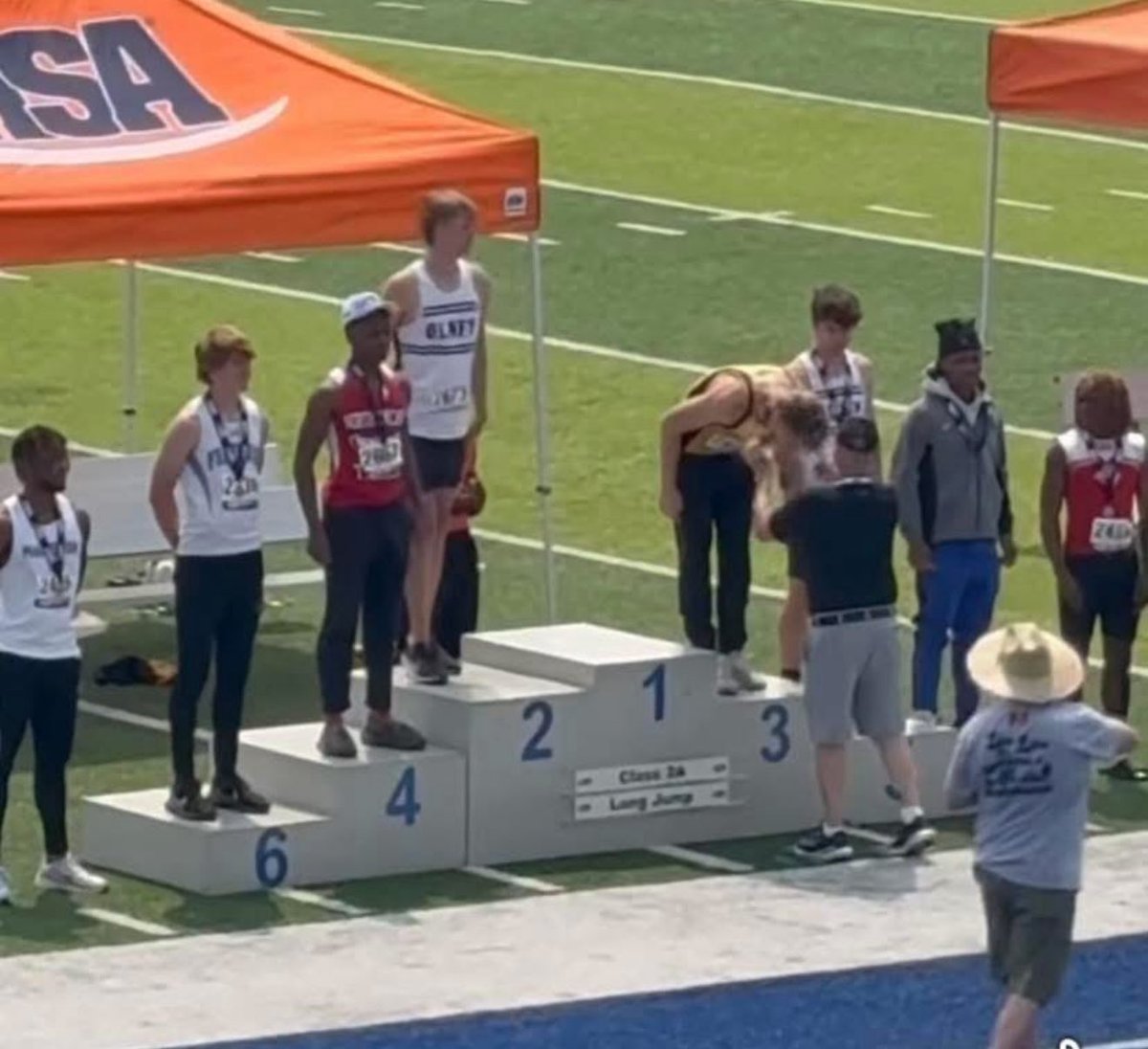 MJJR4_'s tweet image. 4th place in state finals #AGTG @CalTFXC @BadgerTrackXC @CycloneTrackXC @IowaXC_TF @MarylandTrack @IlliniTrackXC @RedbirdTFXC @ChiStateTFXC @EIU_TF @jimhaw06