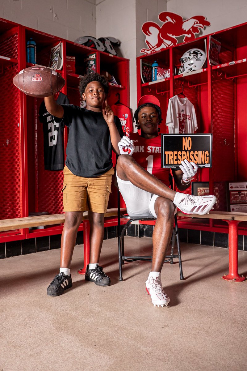jataylor083's tweet image. Wtw Jax State? #AKC🐓 #notcomitted
@OldGoldFB @JaxStateFB @Rivals @RivalsFriedman @ChadSimmons_ @TDARecruiting @247recruiting @HallTechSports1