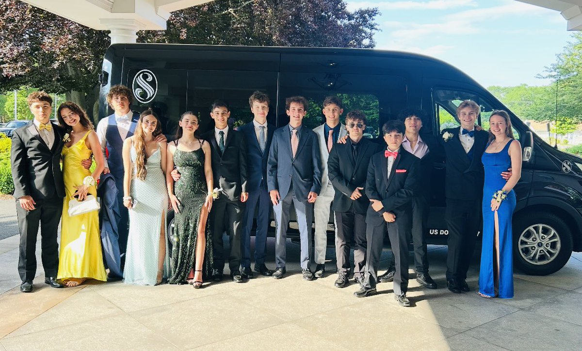 PlymouthCoach's tweet image. PLYMOUTH NORTH PROM-Fantastic friends had pictures at Brewster Garden then headed to Lake Pearl in Wrentham for their big night via our Limos, Mini Coaches, Limo Bus &amp;amp; Sprinter Style Passenger Vans.  #arrivetogether  #LimoToProm  #worryfreetransportation  PlymouthCoach.com