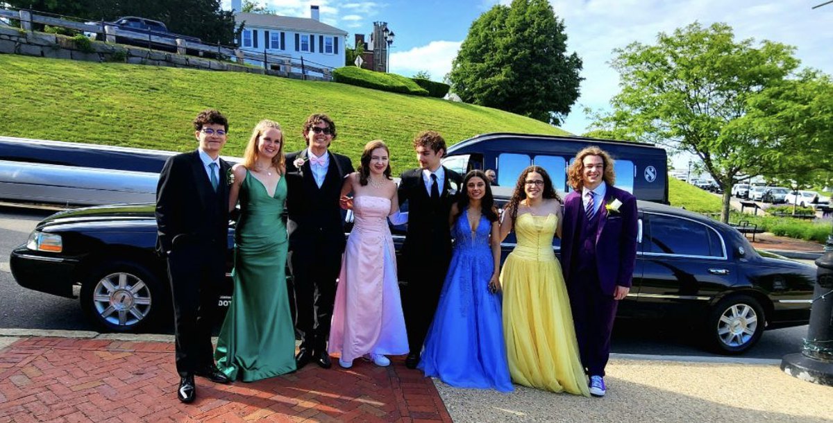 PlymouthCoach's tweet image. PLYMOUTH NORTH PROM-Fantastic friends had pictures at Brewster Garden then headed to Lake Pearl in Wrentham for their big night via our Limos, Mini Coaches, Limo Bus &amp;amp; Sprinter Style Passenger Vans.  #arrivetogether  #LimoToProm  #worryfreetransportation  PlymouthCoach.com