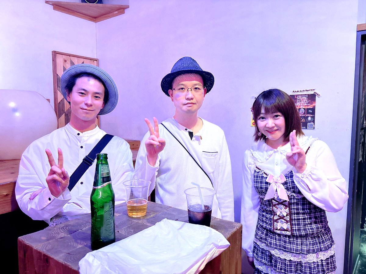 yumichan_artist's tweet photo. 共演した #ソラトベルカ #モノクロボーダーライン #nomoe さんと❤️
色々お話できて良かったです😇
ライブハウス #peace の店長 #金子純 さんにも、大変お世話になりました🥰
6/8(日)は、🎉peace18周年祭🎉らしいですよ😆💕 https://t.co/qMTe3QBgOd