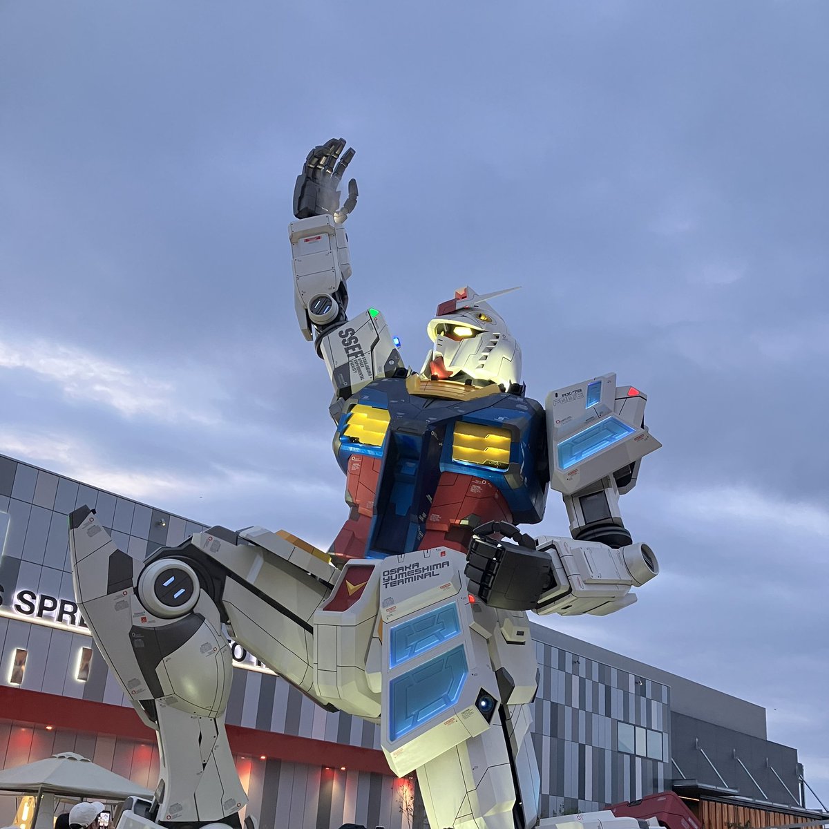 #万博 楽しかったです！
デカくてワクワクするものが多数あって、1日では足りないですね。
結構歩くことになるので、動きやすい準備をして臨まれると良さそうです。