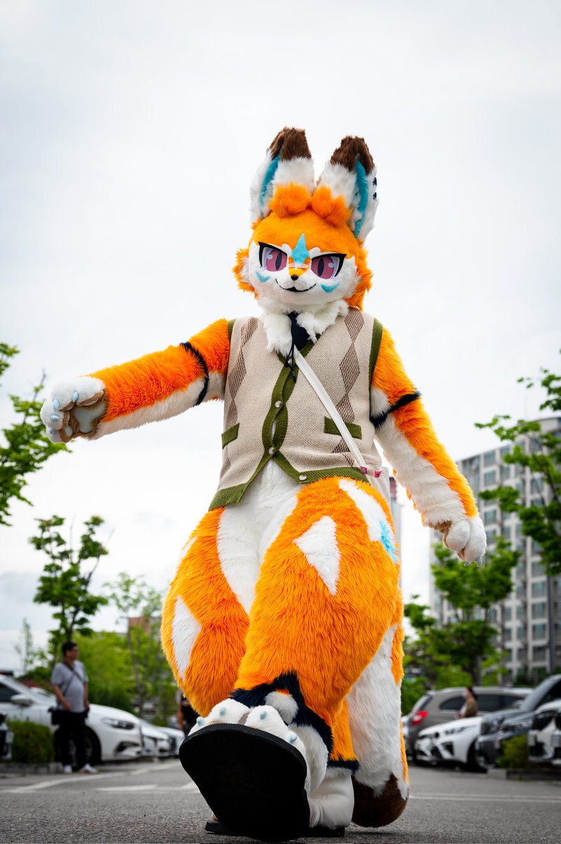 🦊등교 나 해보실까~😁

📸 <a href="/Phto_neru/">📷네루😶‍🌫️ 🔜8.23,24,25 촬영회 9코</a>
#FursuitEveryday