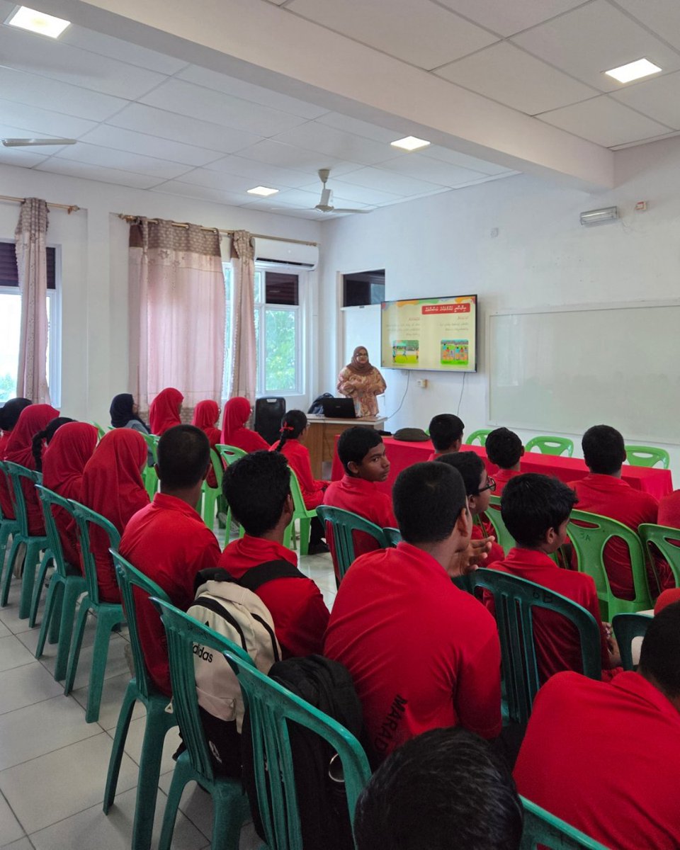 hrcmv's tweet image. HRCM Southern Regional Office conducts “Child Rights” session for Maradhoo School students of Grade 7 and 8 on 28th May.

#RightsAwareness #SRO #RightsforAll #ChildRights #Maldives #Addu