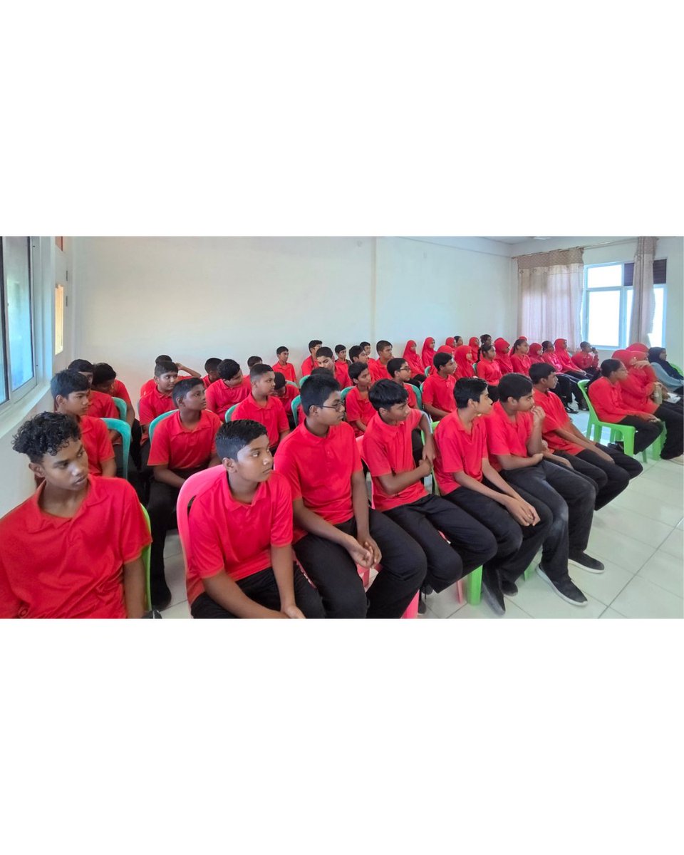 hrcmv's tweet image. HRCM Southern Regional Office conducts “Child Rights” session for Maradhoo School students of Grade 7 and 8 on 28th May.

#RightsAwareness #SRO #RightsforAll #ChildRights #Maldives #Addu