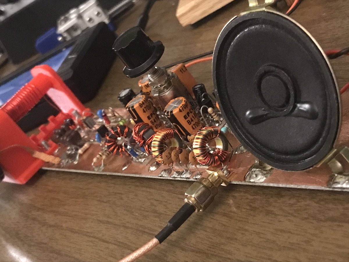 Playing with my Soldersmoke Direct Conversion 40m challenge receiver tonight.