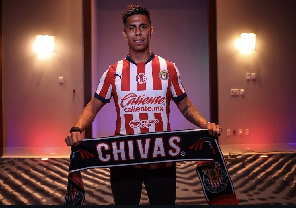 somosdechivas11's tweet photo. 🇫🇷CHIVAS LO HIZO OFICIAL, EFRAIN ÁLVAREZ ES ROJIBLANCO🇫🇷
#chivas #chivasdelguadalajara #chivasfemenil #chivas_mx #chivasdecorazon #rebañosagrado #dalerebaño #futbol #futbol⚽️ #ligamx #ligamexicana #ligabbvamx #chicharito #futbolpicante #reels #reelsinstagram https://t.co/7jLrtdhWye