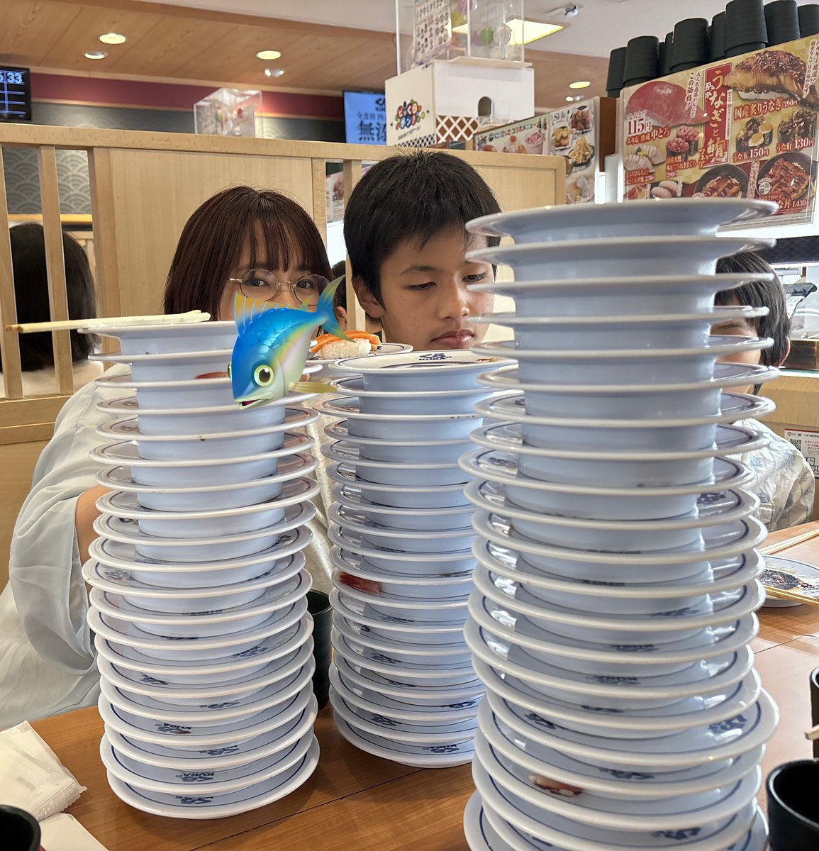 p241ng's tweet photo. 旦那26皿
わたし21皿
長男22皿
次男16皿
長女11皿
次女12皿

すんごいお会計でした。笑 https://t.co/rpVWoBEczg