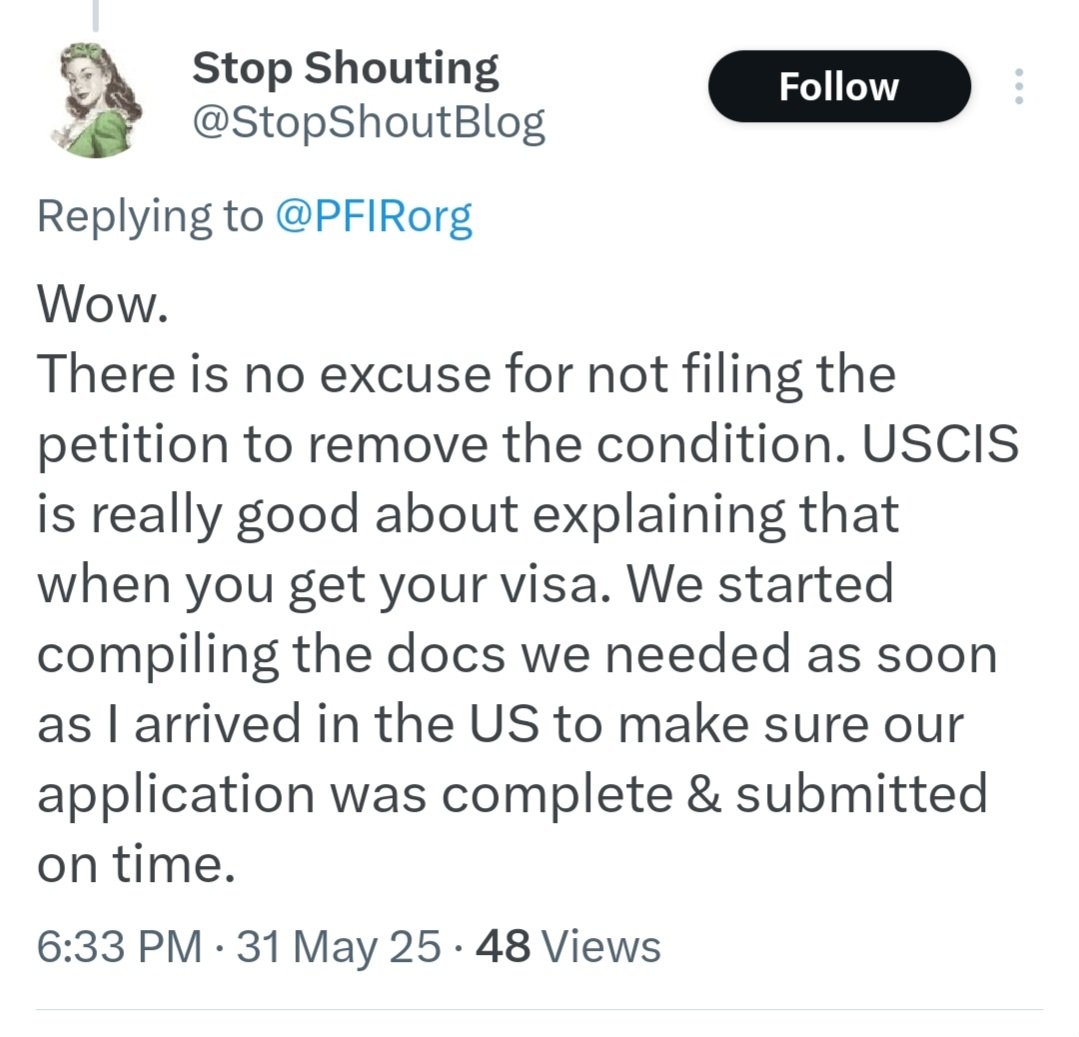 ShadesOfBlueAn1's tweet image. So he/she came to the US on a spousal visa, got greencard (and presumably a citizen now).
Now, ofcourse he/she spouts nonsense against high skilled immigrants from India.
🤡🤡
