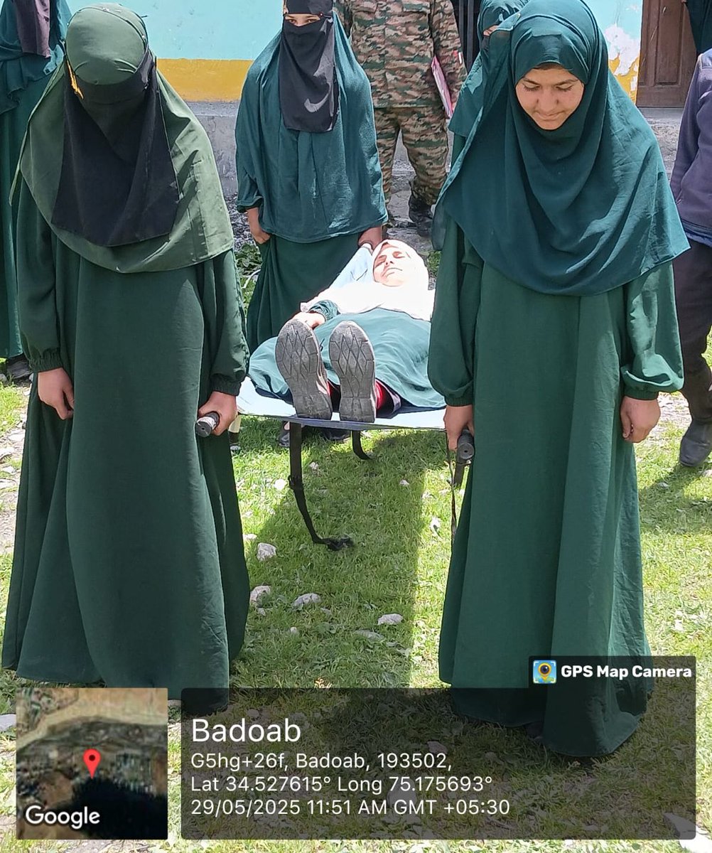 NCCGPHQSRINAGAR's tweet photo. Mock Drill Activities under #OPSHIELD conducted by NCC cadets of 7 J&K Bn NCC in collaboration with the civil administration in Kupwara and Bandipora districts. Preparing today for a safer tomorrow!
💪🇮🇳 #NCC #DisasterPreparedness #JK
@adgpi @HQ_DG_NCC @NorthernComd_IA @PIB_India @PRODefSrinagar @ChinarcorpsIA @NCCDteJKL @infokupwara @KupwaraCops @dckupwara @SchoolEdujkut @sakinaitoo @ddnewsSrinagar @OfficeOfLGJandK @OmarAbdullah