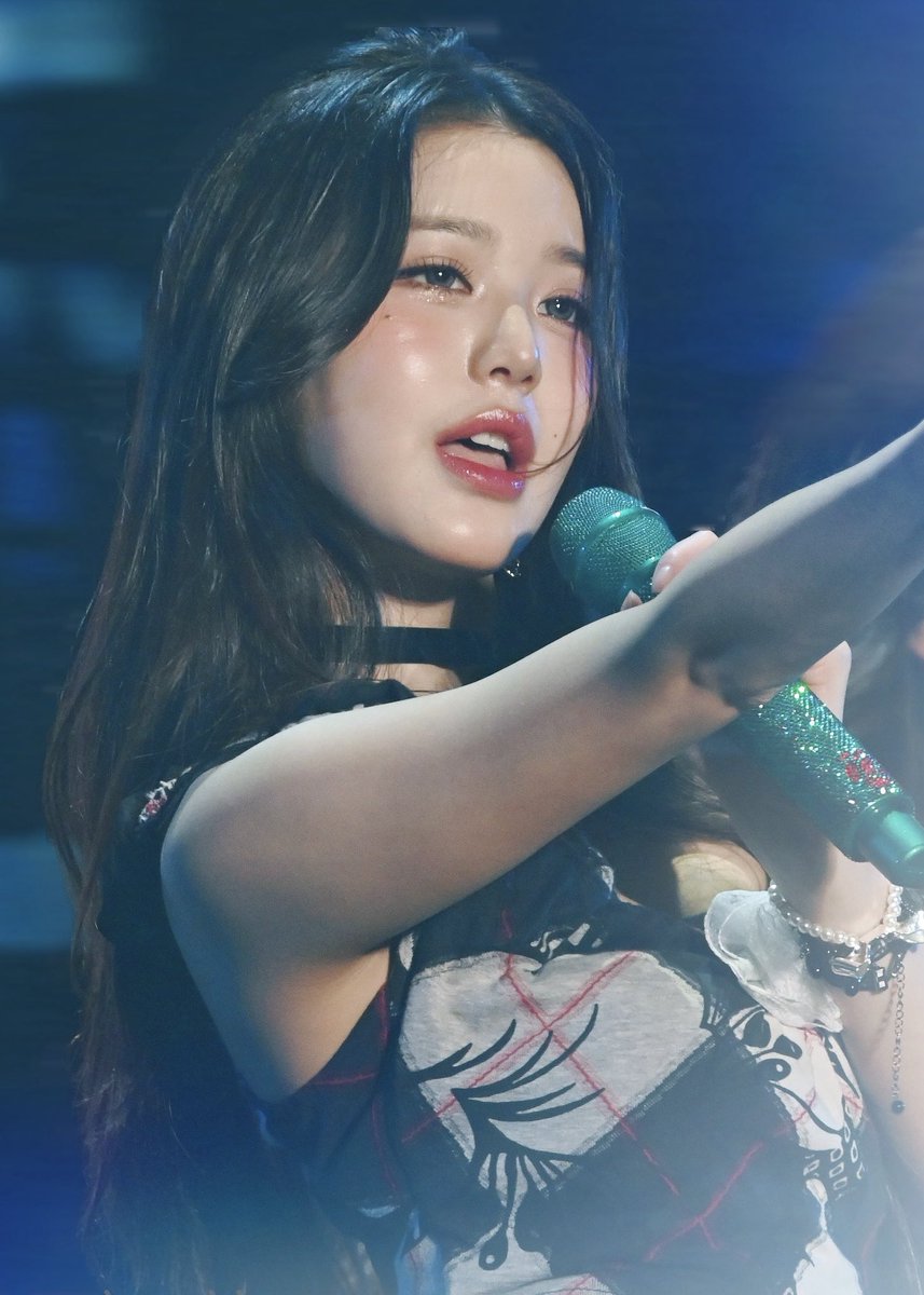 wonyoungdollz's tweet photo. WOW 🤩

#장원영 #JANGWONYOUNG #IVE https://t.co/B9xXE5Faln
