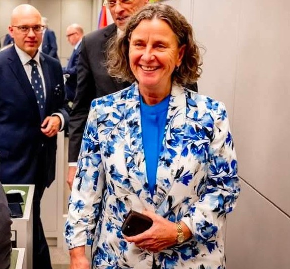 tisonare's tweet photo. In een tijd dat de hele malafide linkse kliek met schaamteloze beweringen probeert haar onderuit te halen heeft zij onze steun nodig. Ik sta achter deze moedige vrouw die het tegen een nog nooit vertoonde agressieve linkse media- hetze moet opnemen. https://t.co/RcWahwZOvd